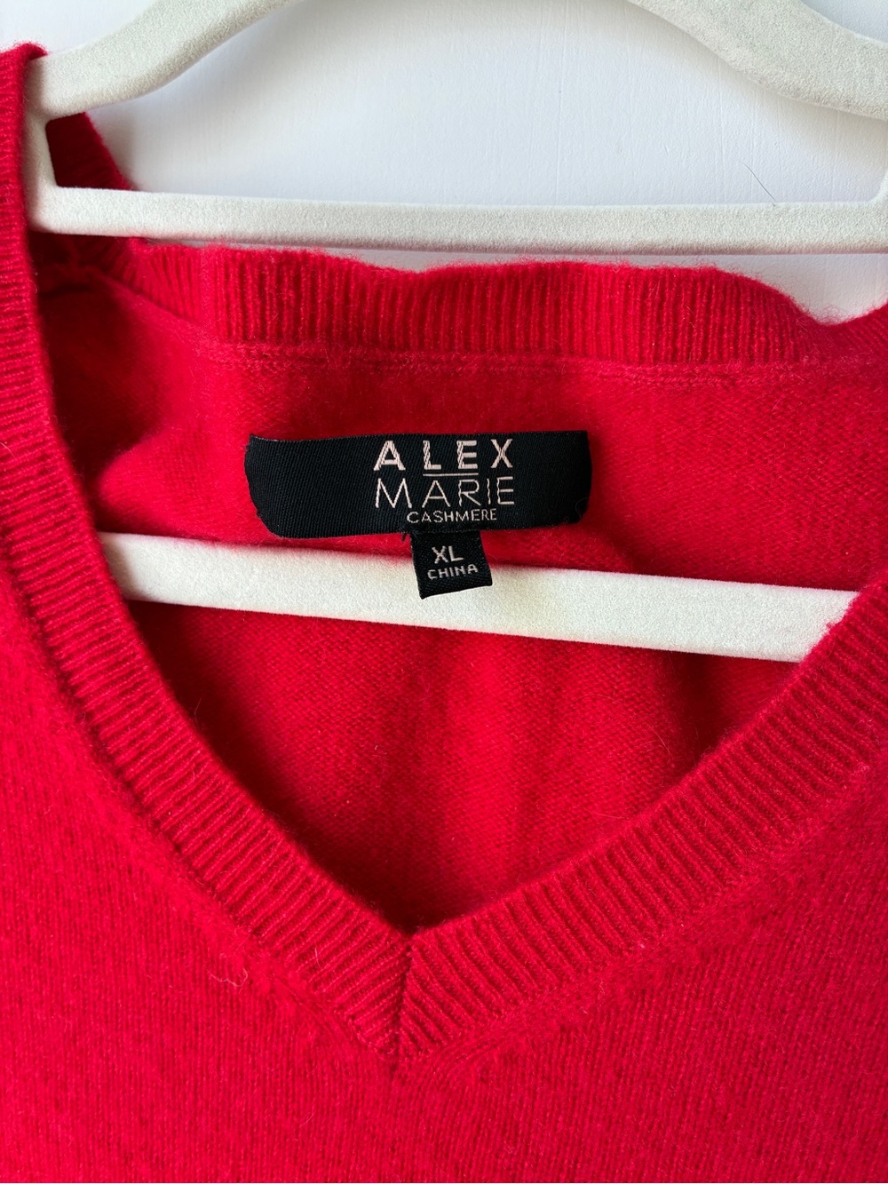 Red V-Neck Cashmere Sweater - Picture 2 of 4